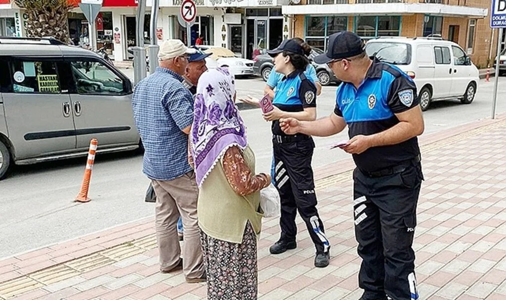  Vatandaşlar internet ve telefon dolandırıcılığına karşı uyarıldı