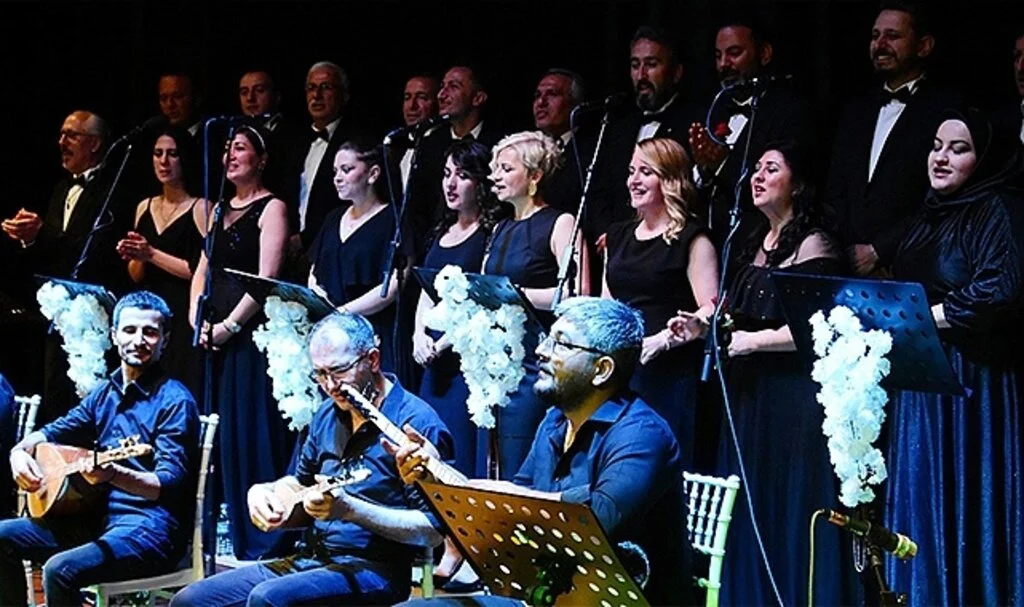 Vezirköprü Müzik ve Sanat Derneği Türk Halk Müziği Korosu'ndan konser 