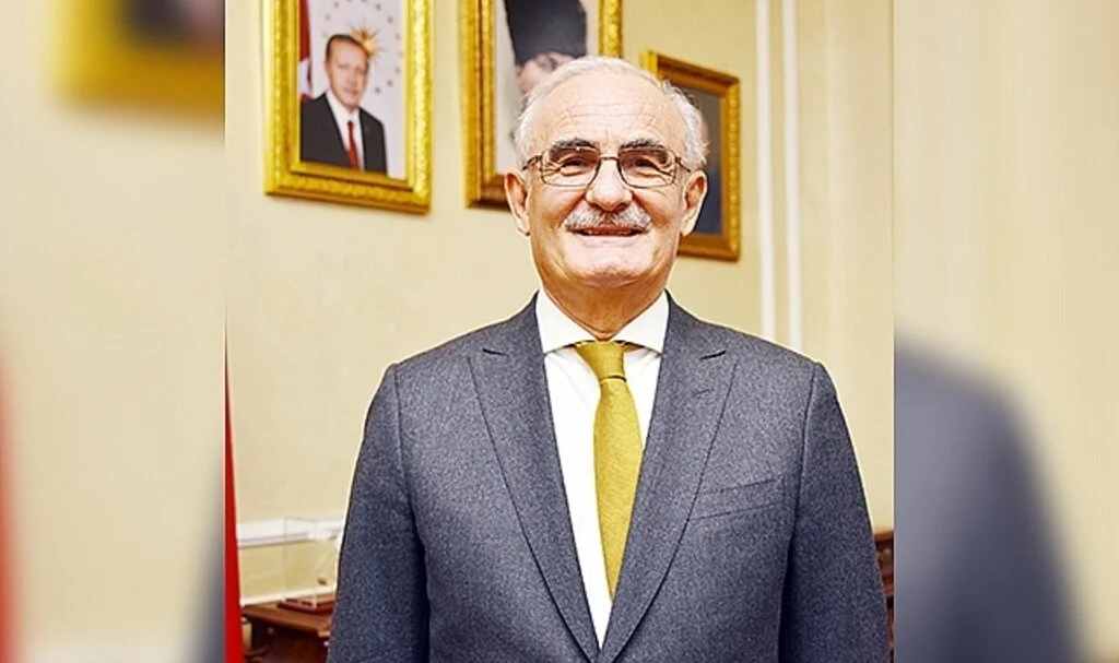 Yusuf Ziya Yılmaz: 'Babalar fedakarlığın simgesi'