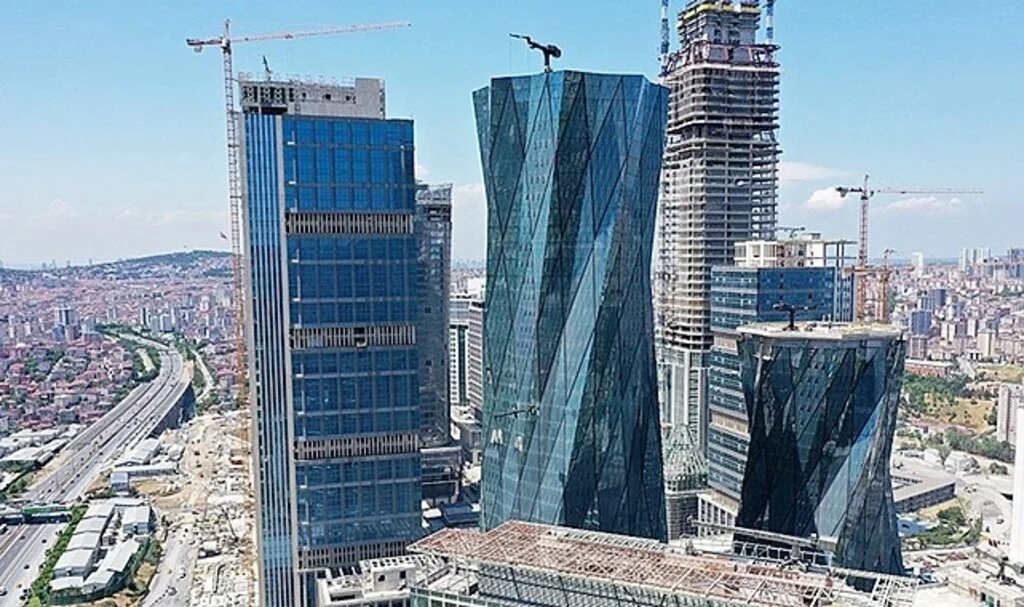 Yüzde 81'i tamamlanan İstanbul Finans Merkezi'nde kiralamalar yakında başlıyor
