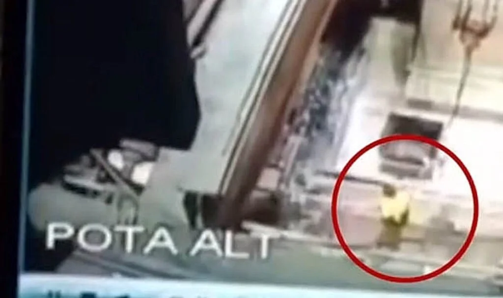 11 kişinin yaralandığı korkunç patlama anı kamerada