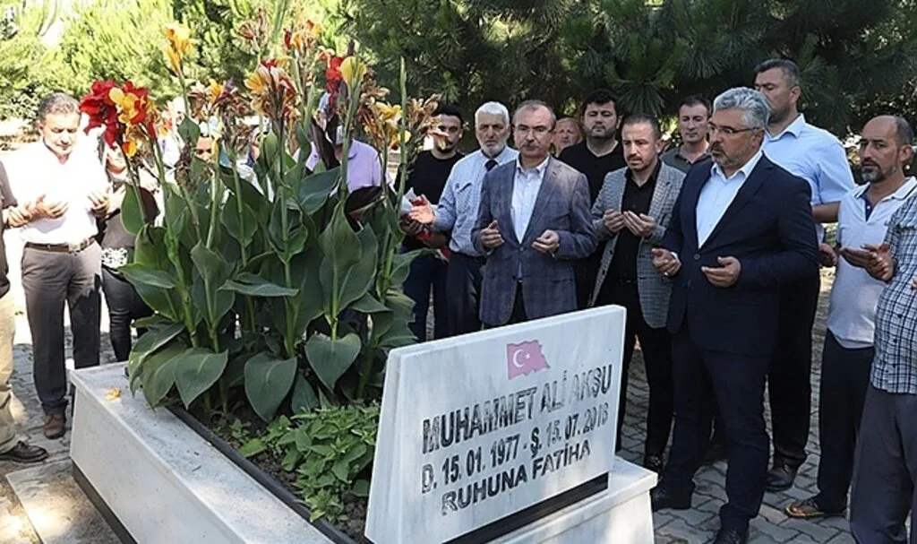 15 Temmuz  şehitlerine dua 