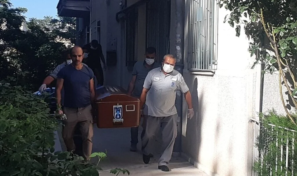 4 aydır haber alınamayan yaşlı adam evinde ölü bulundu