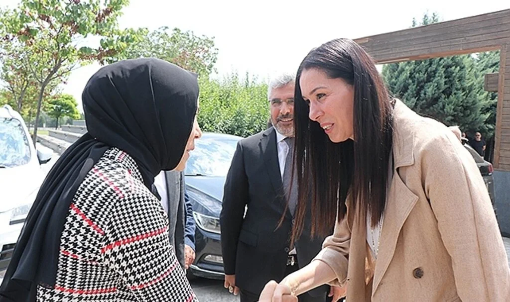 AK Parti Genel Başkan Yardımcısı Çiğdem Karaaslan: Sahada olmaya devam ediyoruz