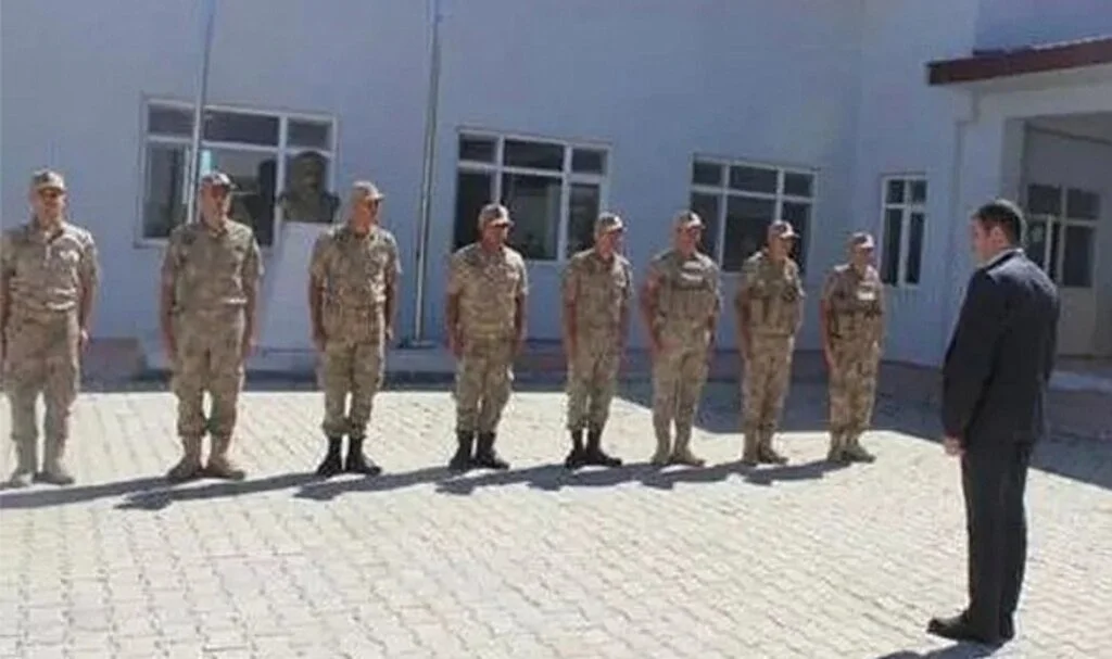 Ak Parti İl Başkanını 'Tören Kıtası' ile karşılayan komutan görevden alındı