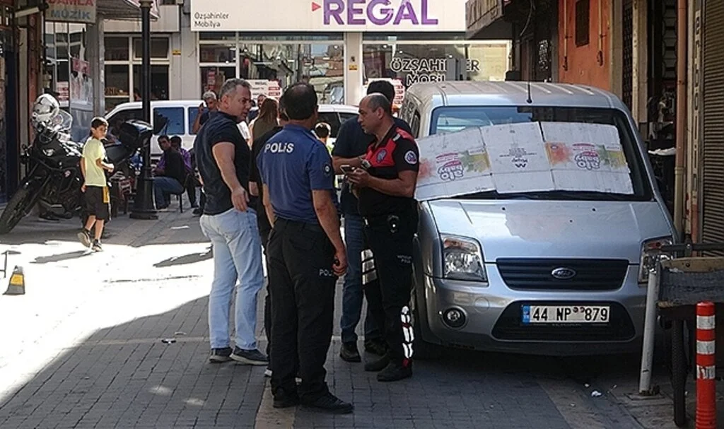 Alacak verecek tartışması kanlı bitti: 1 yaralı