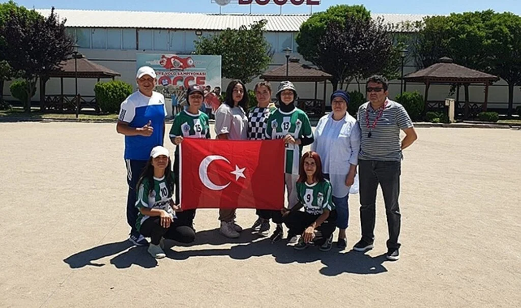 Alaçamspor bocce takımı Türkiye'yi temsil edecek