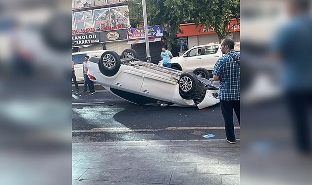 Alkollü sürücü direksiyon hakimiyetini kaybetti, takla atarak metrelerce sürüklendi