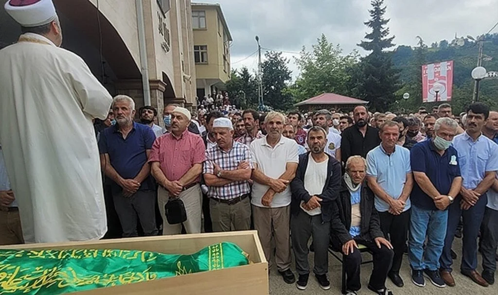 Anne ve oğluna acı veda 