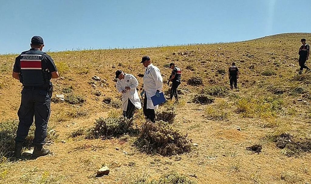 Arazi kavgasında hayatını kaybeden 3 kişi toprağa verildi