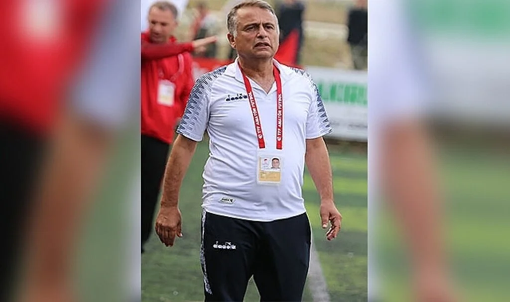 Atakum belediyespor hocasını arıyor