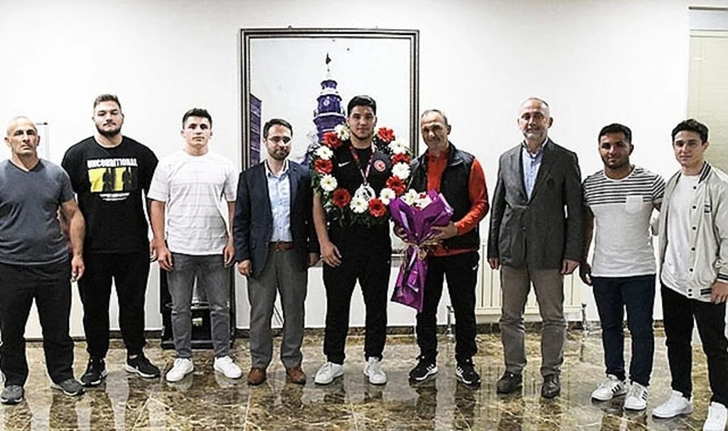 Avrupta 3.'sü Samsun'a döndü