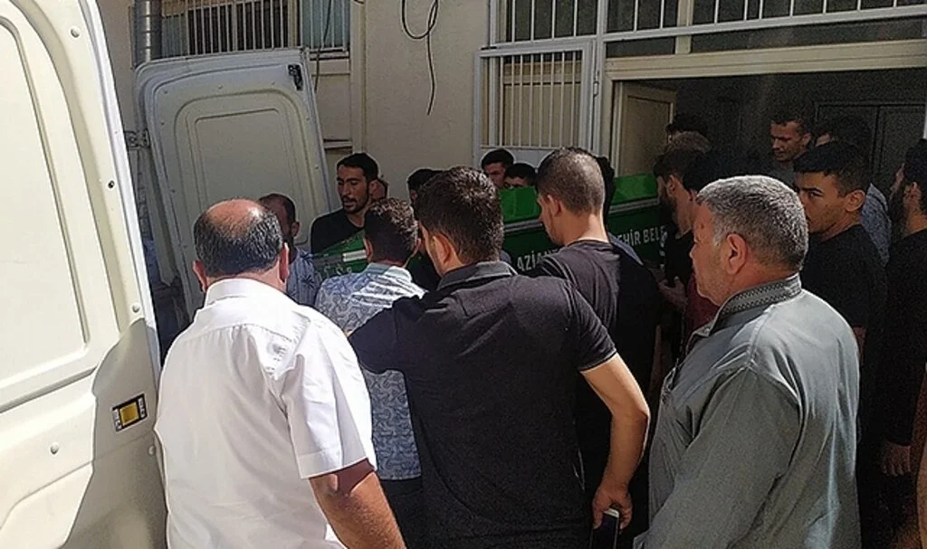 Baba ile oğlun bıçaklı kavgası cinayetle son buldu