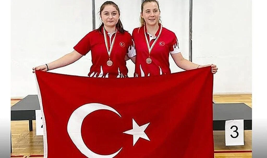 Badminton bronz kızları 