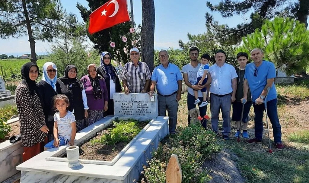 Bafralı şehitler kabirleri başında anıldı
