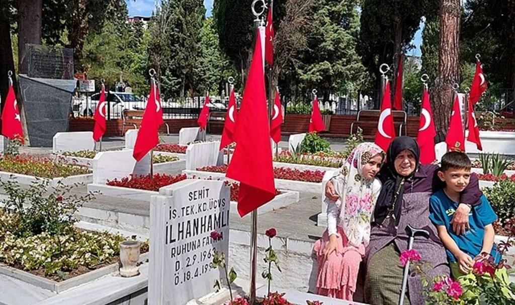 Bayramda şehit annesinden şehit annesine vefa