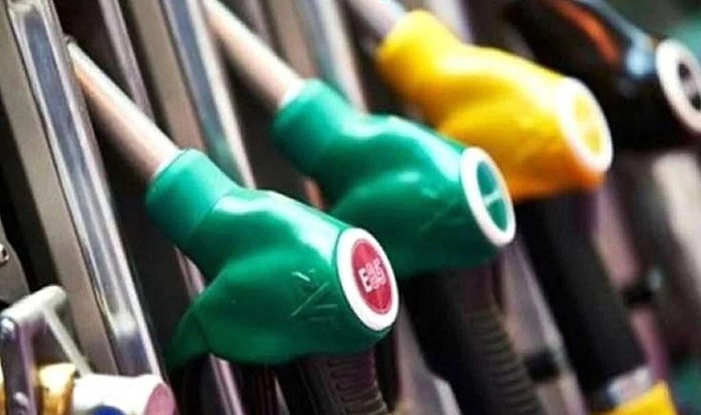 Benzin ve motorin satışları düştü