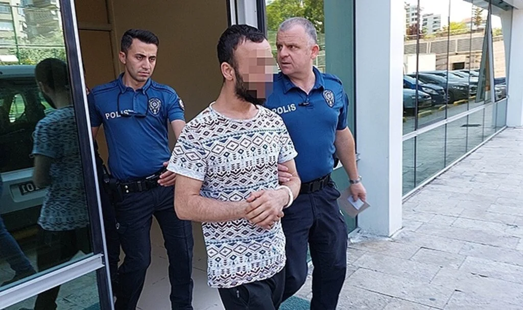 Bıçaklı yaralama ve gasp şüphelisi tutuklandı