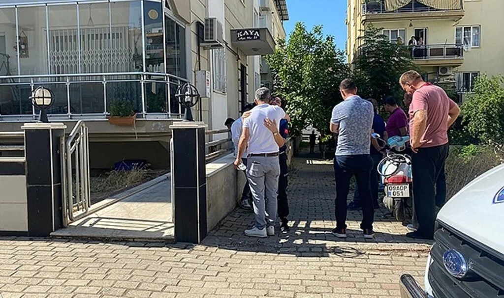 Bir kadın evinde ölü bulundu