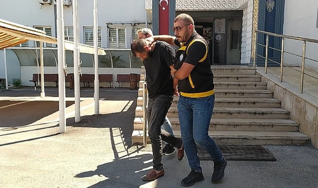 Bursa’da husumetlisini başından vuran zanlı adliyeye sevk edildi