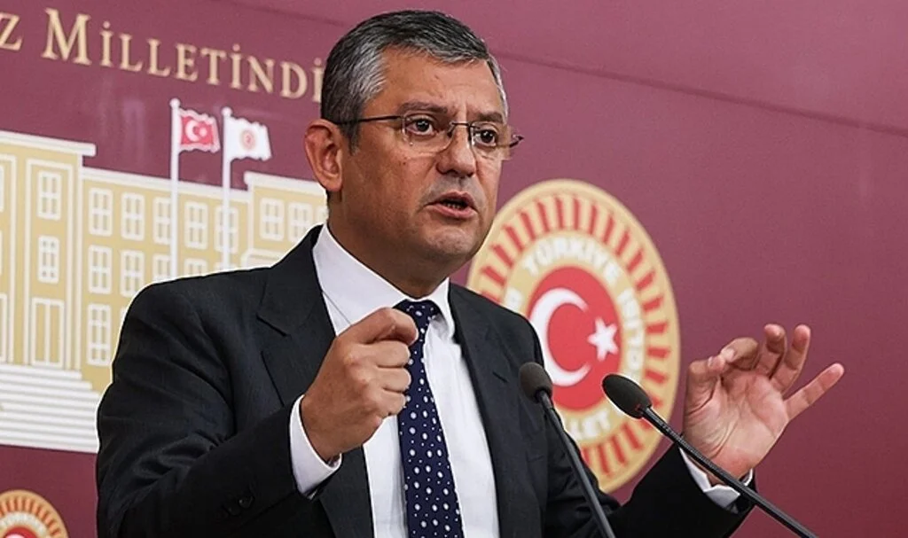 CHP Grup Başkanvekili Özgür Özel: Otoban gişelerini törenle yıkacağız