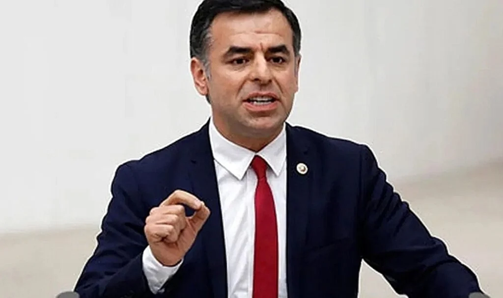 CHP'li Barış Yarkadaş'tan İmamoğlu'nu eleştirdi: Hatalarını kabul etmemesinden bazı partililer rahatsız