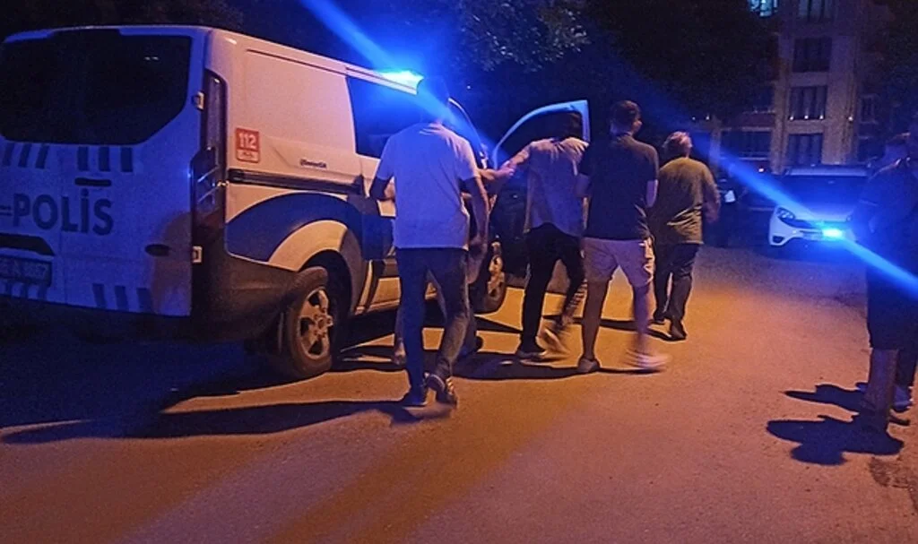 Çıkan tartışmada 1 kişi bıçakla yaralandı