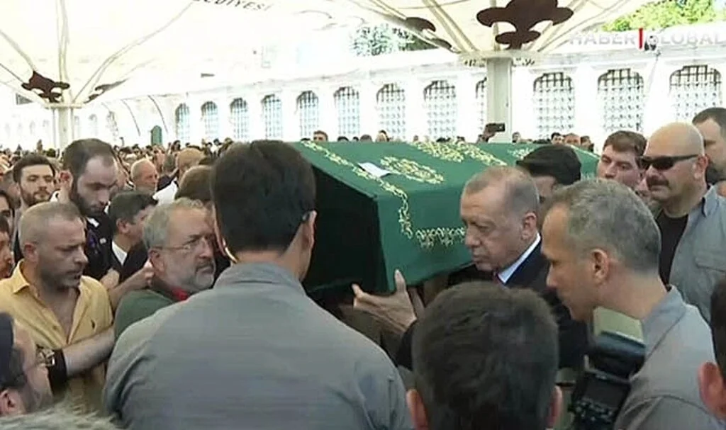 Cumhurbaşkanı Erdoğan, Hacı Nimet Kaya'nın cenazesine katıldı