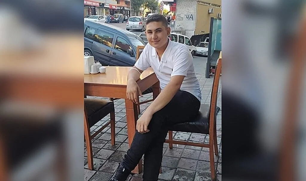 Devrilen traktörün sürücüsü hayatını kaybetti