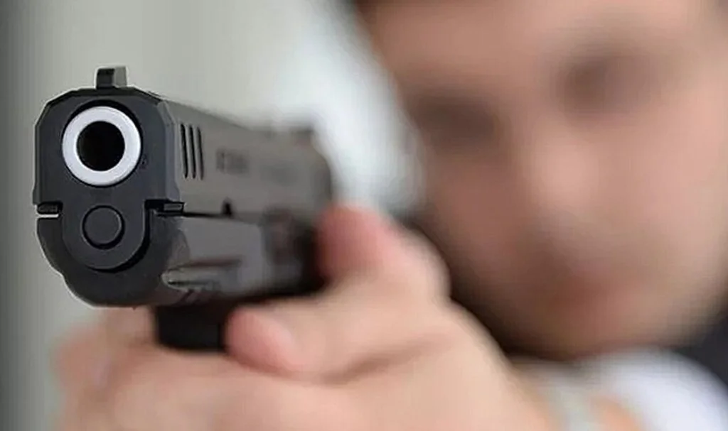 Düğünde atılan mermi yaşlı kadının ayağına isabet etti