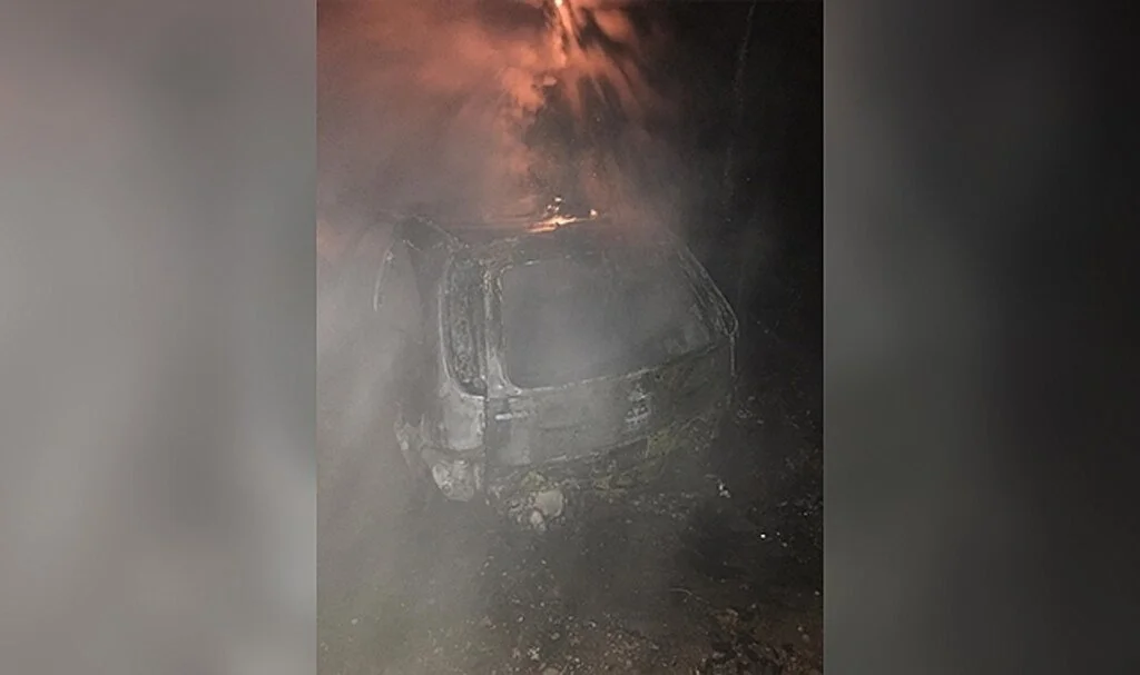 Gaz pedalı takılı kalan araç, alev alev yandı