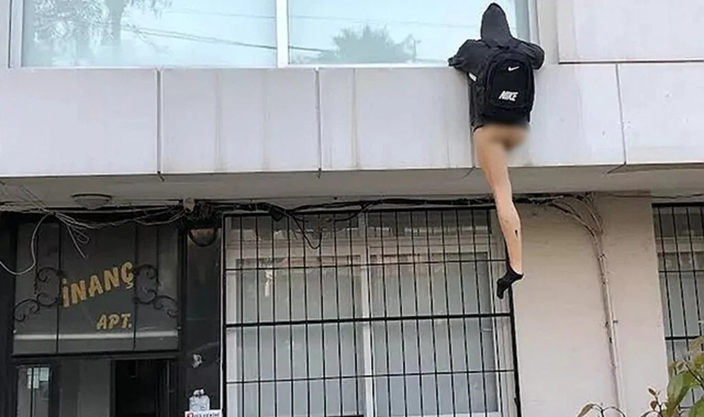 Göreni şaşkına çeviren manzara! 'Eve tırmanan hırsız' soyuldu
