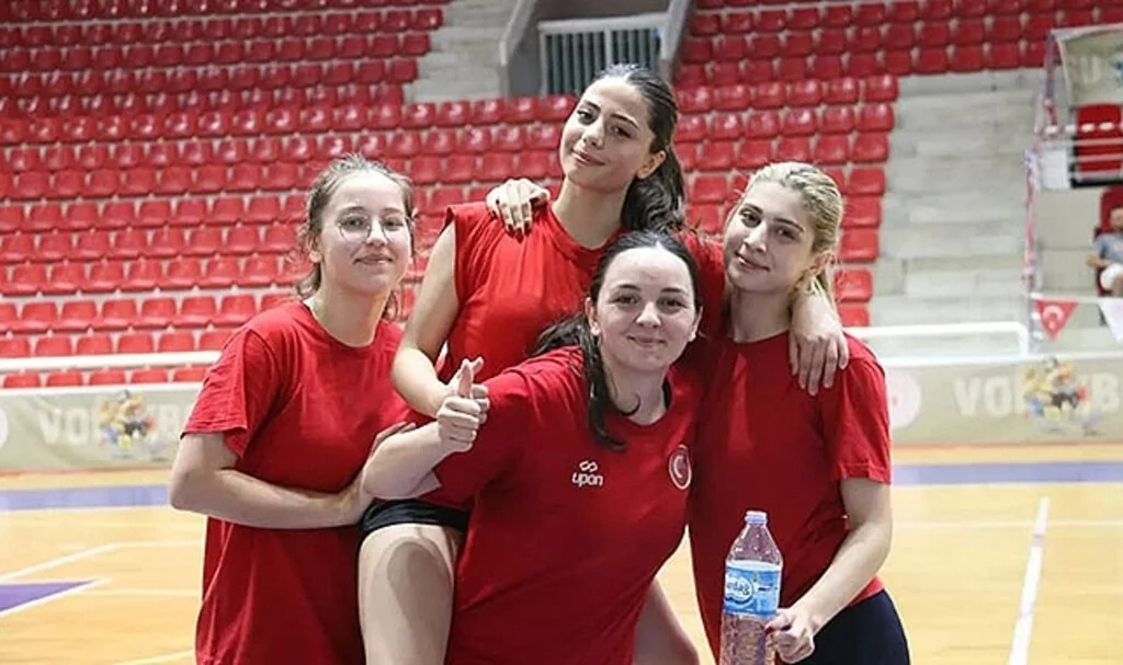 Hentbolun perileri sıkı çalışıyor 