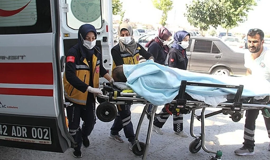 İş yeri sahibi müşterisi tarafından bıçaklandı