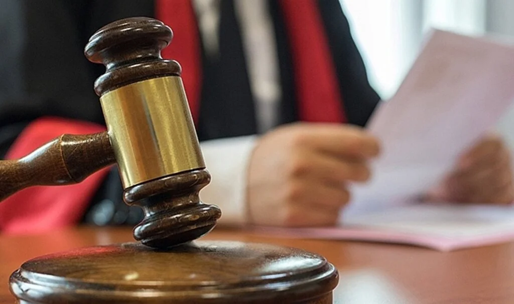 İş yerinde yalnız bırakıldı, mahkemeden flaş bir karar çıktı