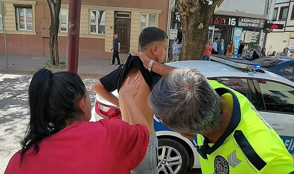 Kadın sürücü engelli genci darp edip kaçtı