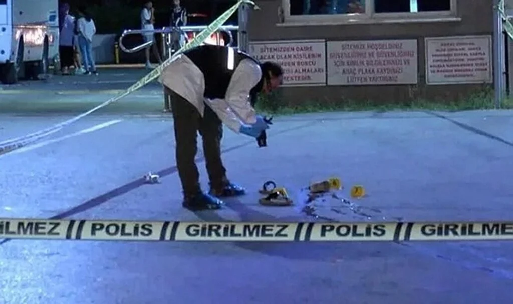 Kasklı saldırganların kurşun yağdırdığı kadın yaşam savaşı veriyor