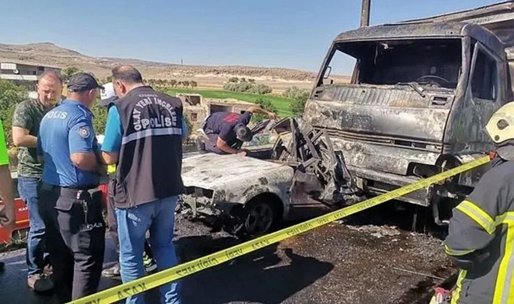 Kayseri'de 1'i çocuk 3 kişi yanarak can verdi