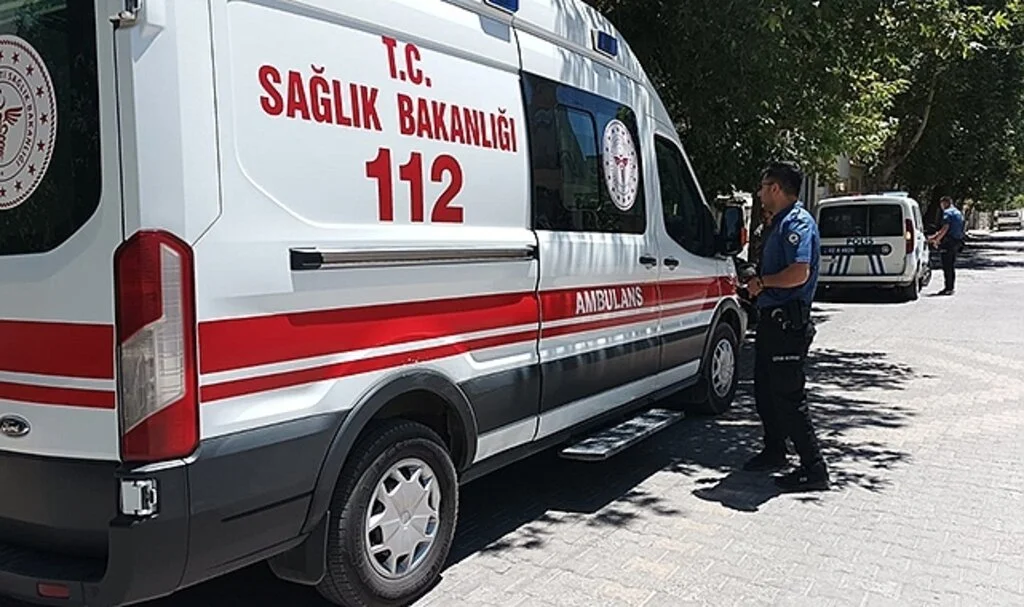 Kendisine kesici aletle zarar veren şahıs, hastaneye kaldırıldı
