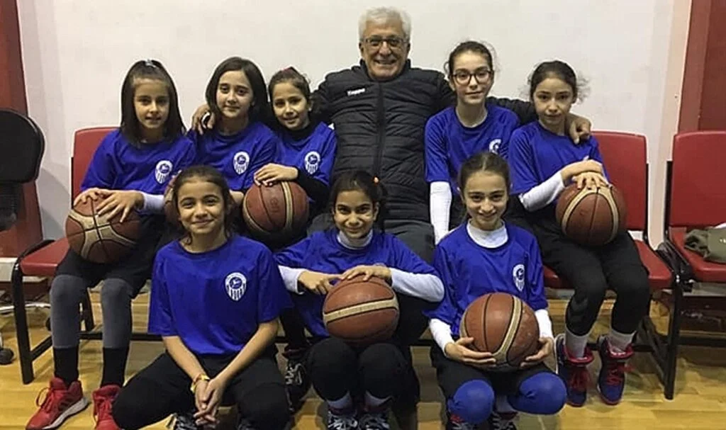 Küntüşlü görevinden ayrıldı