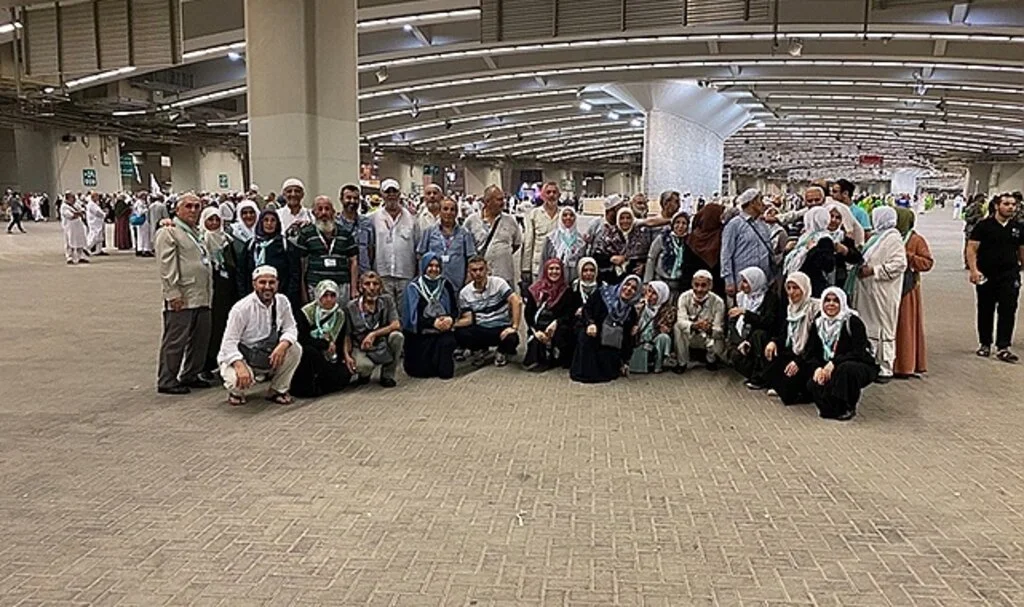 Kutsal topraklarda bulunan Müslümanlar hacı oldu