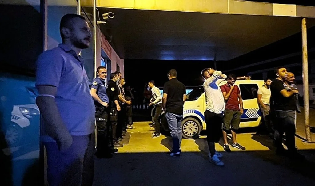 Kuzenini kalbinden bıçaklayarak öldürdü!