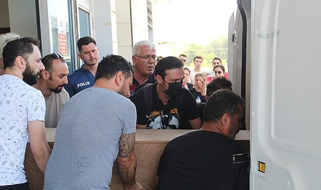 Motosiklet kazasında hayatını kaybeden genç öğretmenin cenazesi gözyaşları içinde alındı