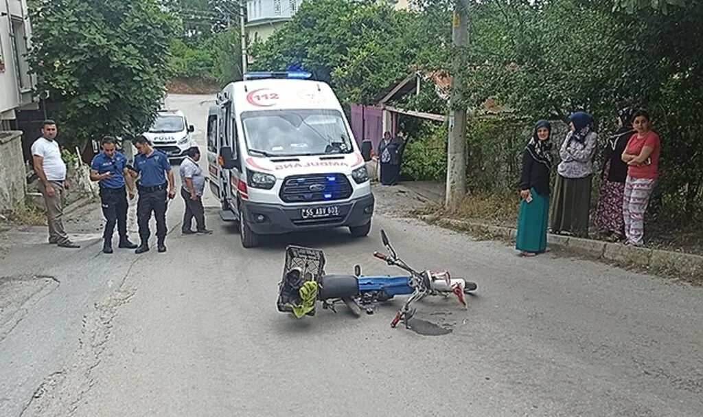 Otomobil ile çarpışan motosiklet sürücüsü yaralandı