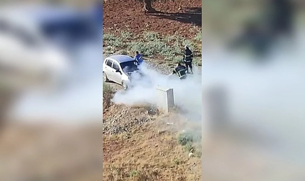 Otomobili kül olmaktan itfaiye kurtardı