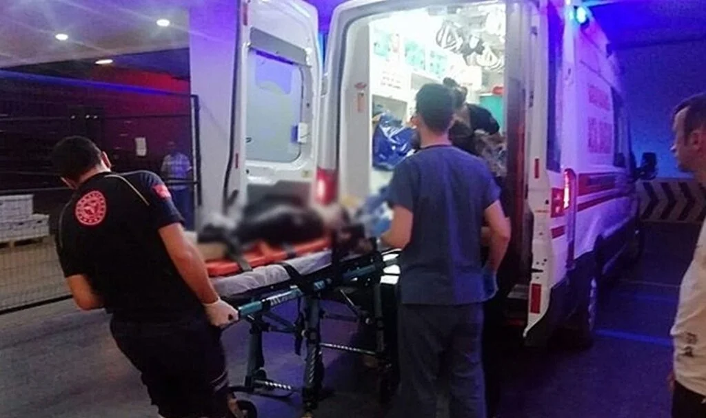 Otomobilin çarptığı 15 yaşındaki kız kurtarılamadı