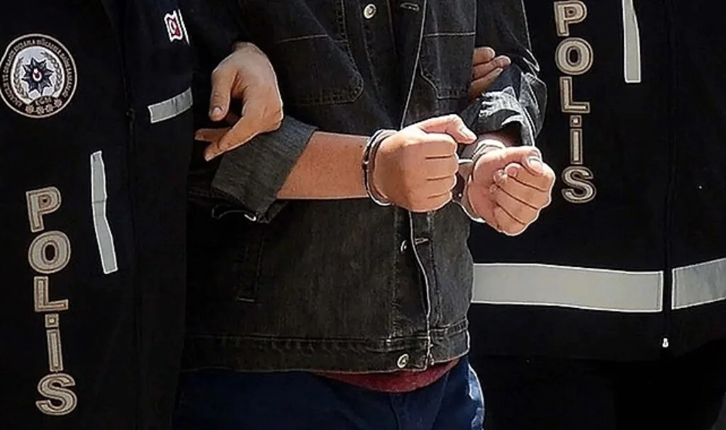 Öz kızına cinsel saldırıda bulunduğu iddia edilen babanın 27 yıl hapsi istendi