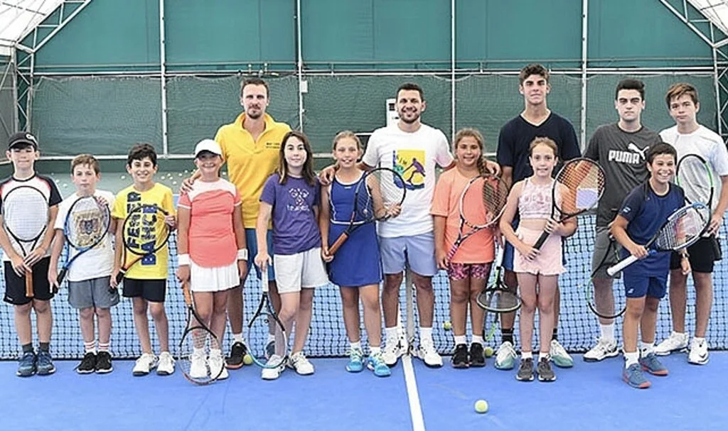 Play tenis turnuvaya hazır