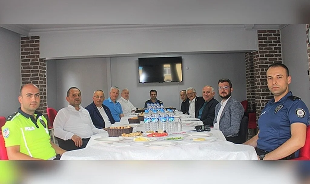 'Polisimizin yanındayız' 