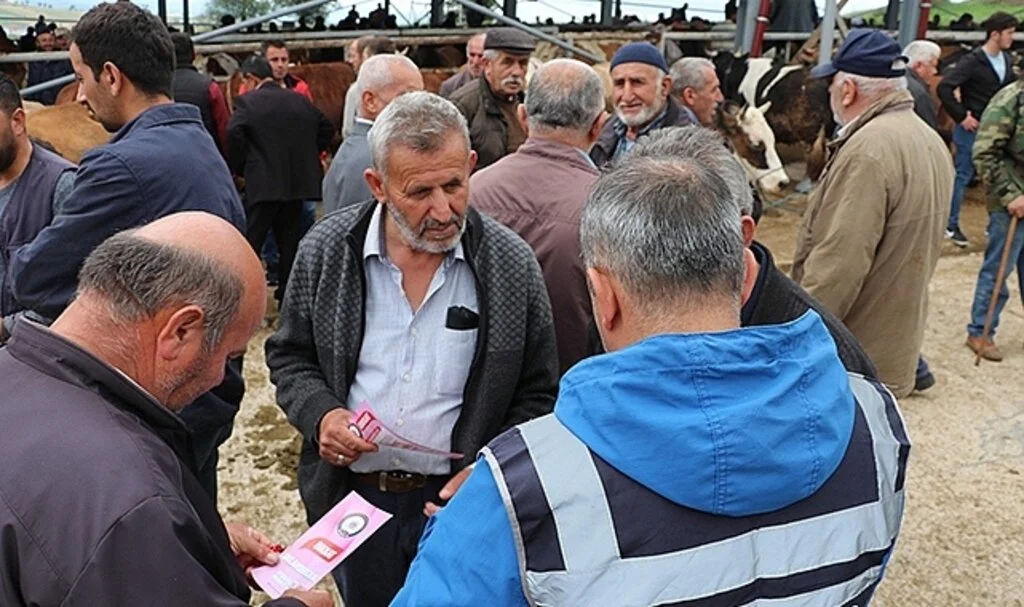 Polisten kurban pazarlarında sahte para uyarısı